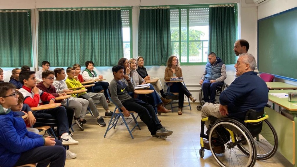  jornadas de sensibilización sobre personas con capacidades diferentesen silla de ruedas